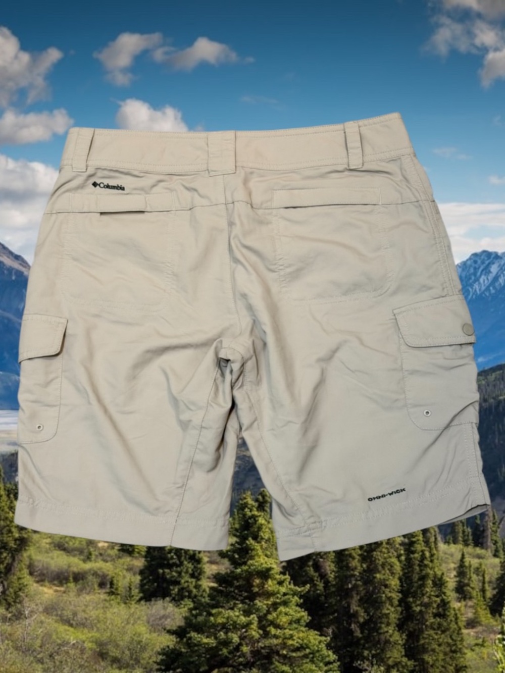 COLUMBIA Omni-Wick Hiking Cargo Shorts. Light Khaki 10" Inseam Size 6 EUC - Picture 2 of 8